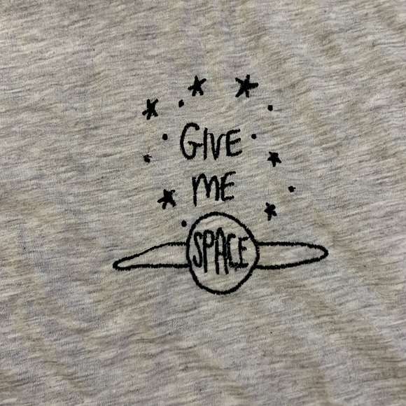 Give me space gray tee soft size 12 US NWT - Picture 2 of 3